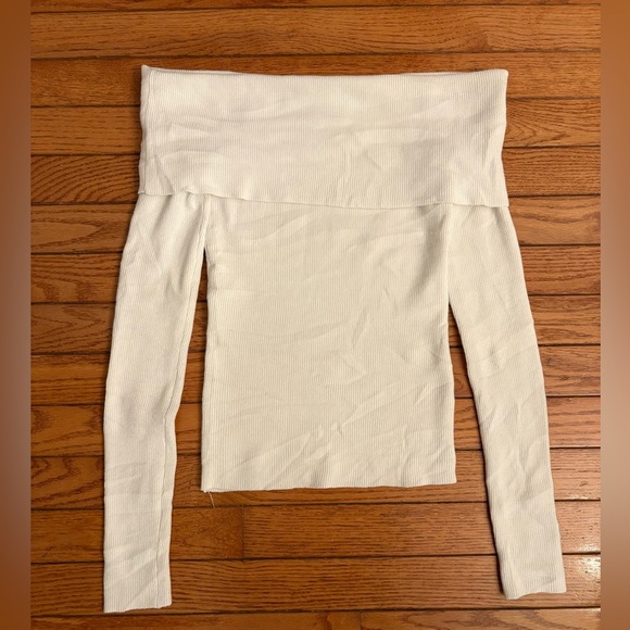 Aritzia Wilfred Nola off-shoulder knit shirt size XS - Picture 3 of 5